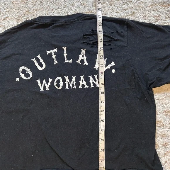 Outlaw Woman Black Oversized Crop Top - Picture 3 of 4